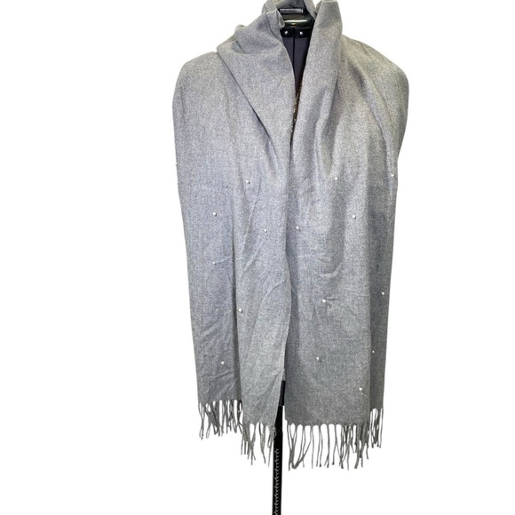 STAFFORD Women's light gray scarf with fringe and pearl colored bead accents - Picture 1 of 6